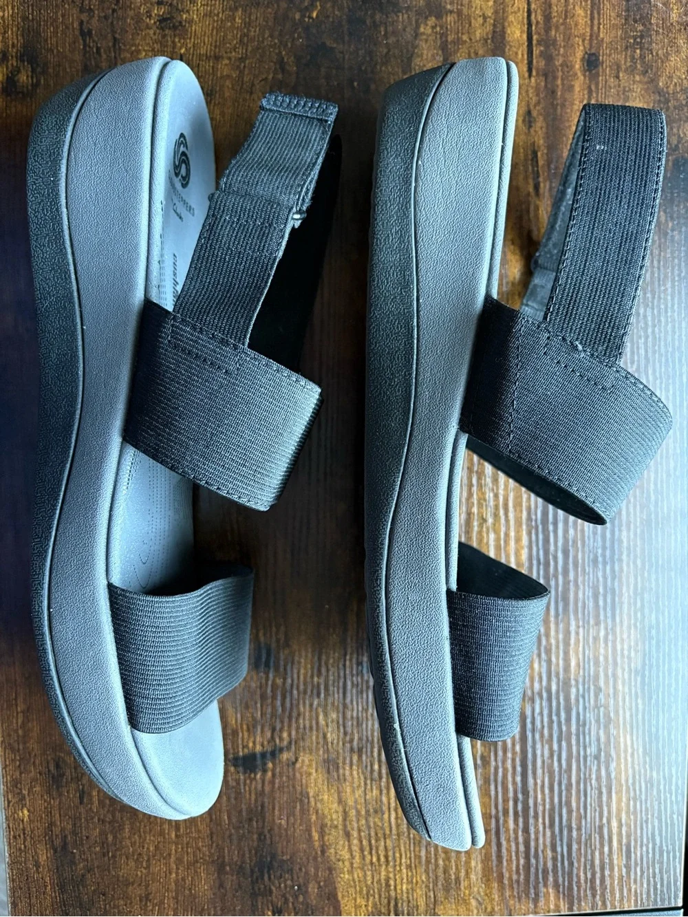 Clarks Cloudsteppers Black Elastic Strap Sandals